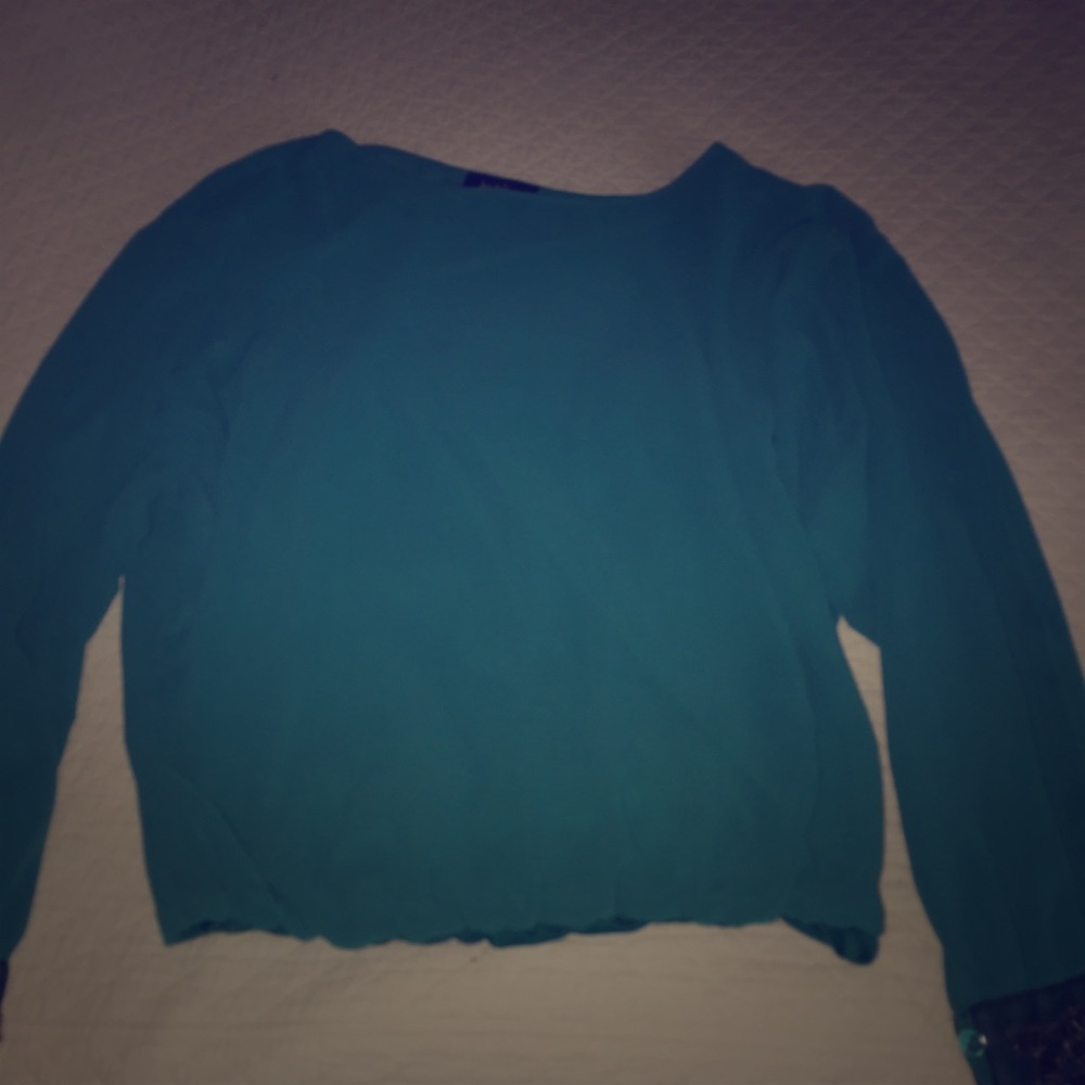Teal top